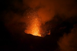Volcan Yasur en acción.
