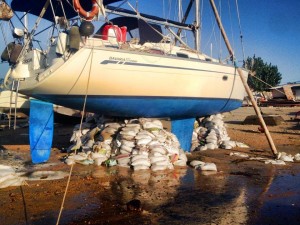 SIKKIM sobre sacos de arena y bambu